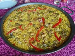 Alicante-style paella dish served on a plate