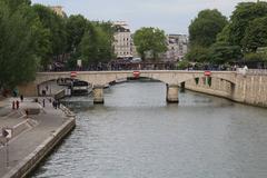 Pont de l'Archevêché in Paris