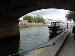 Pont de l'Archevêché in Paris