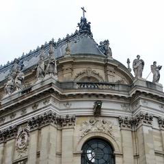 Interior view of La Chapelle Royale with ornate architecture and grand columns