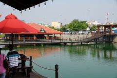 Pettah Floating Markets in Colombo, Sri Lanka