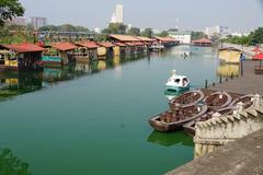 Pettah Floating Markets in Colombo, Sri Lanka