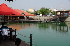 Pettah Floating Markets in Colombo, Sri Lanka