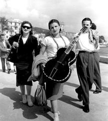 Black and white photo by Emmy Andriesse showing a scene in Rapallo between 1946 and 1956