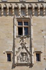 Bordeaux Porte Cailhau historical building