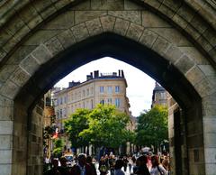 Passage of the Cailhau Gate in Bordeaux, France