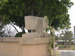 Hollyhock House planter with geometric design