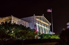 John G. Shedd Aquarium exterior view from the beach