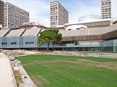 La corne du port antique dans le jardin des vestiges devant le musée d'histoire de Marseille