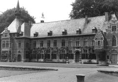 Historic building in Dilbeek on Isidoor Van Beverenstraat