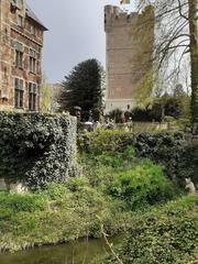 Chateau de Grand Bigard with beautiful garden and lake