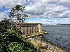 Battery Weed fort overlooking Manhattan and Brooklyn