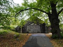 Korkeasaaren vanha iso karhulinna monument, Finland