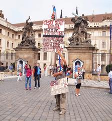 protest at Hradčanské náměstí