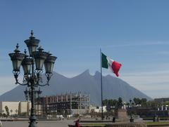 Cerro de la Silla seen from Macroplaza