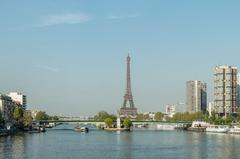 Pont de Grenelle as seen from Pont Mirabeau, Paris