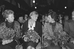 Princess Margriet with Minister Melina Mercouri at Greece and the Sea opening, October 28, 1987