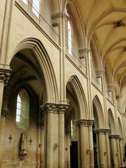 Cluny - Eglise Notre-Dame - Elévation de la nef avec un passage au niveau du triforium