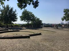 Paula-Karpinski-Platz in sunny weather