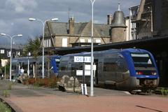 an UM AXTER including X 73601 at Dinan station between TER 54139 and 54164