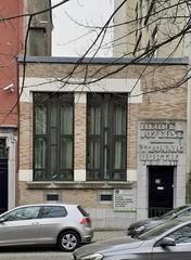 entrance of Heure Joyeuse Suzanne Lippens Library in Brussels