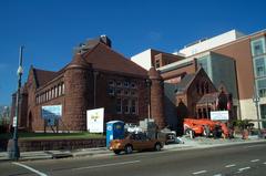 New Orleans Confederate Hall, Old Library building, and Ogden Museum of Art near Lee Circle