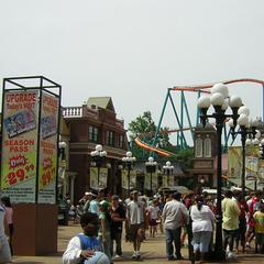 Main gate at Six Flags Over Georgia