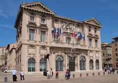 Hôtel de ville de Marseille on the old port