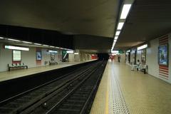 Platforms of line 2 in Hallepoort station