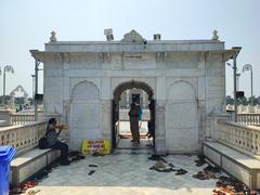 Jal Mandir Pawapuri temple surrounded by water