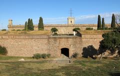 Castell de Montjuïc interior and Santa Elena moat