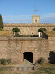 Montjuïc Castle interior and Santa Elena moat from the ravelin