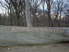 Danke Karsten carved into a tree in Jenisch Park, Hamburg