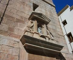 Detail of the entrance door to the Fadrí tower