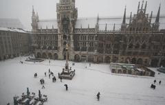 Marienplatz in Munich with Mariensäule in winter