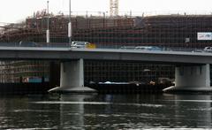 construction of new Al Garhoud Bridge over Dubai Creek on 31 May 2007