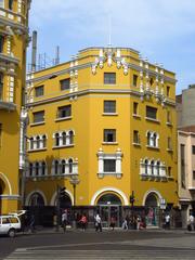 building in the Plaza Mayor of Lima