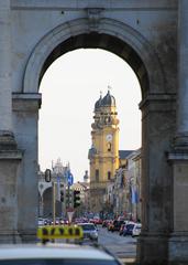 View through the Siegestor to the Feldherrnhalle