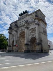 Siegestor monument in München with a clear blue sky