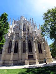 historic buildings on a street in Vienna