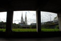 View from the lower floor of Jonas-Reindl to Votivkirche, 2012