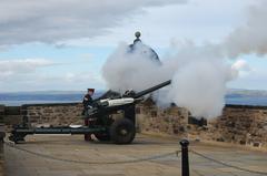 1 o'clock Cannon firing at Edinburgh Castle