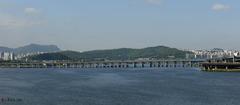 Seoul after April showers with Banpodaegyo Bridge and Jamsugksgyo submerged bridge