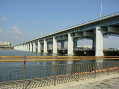 Banpo Bridge and Jamsu Bridge