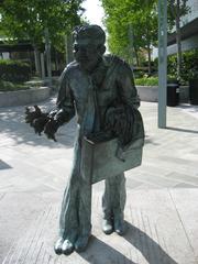 Shaking Man statue by Terry Allen in Yerba Buena Gardens