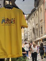 Neapolitan street filled with tourists