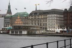 Hamburg, the Alsterhaus and the Alsterpavillon