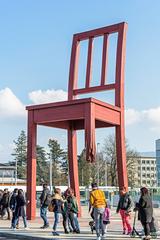 Broken Chair sculpture in Geneva 2019