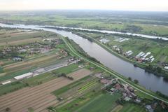 Bunthäuser Spitze with foreground of Ochsenwerder and Spadenland