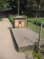 Tomb at Khan Mohammad Mirdha's Mosque